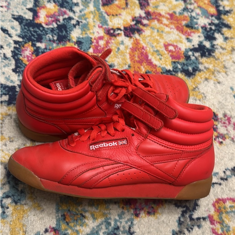 Reebok size 9 US women’s high top sneakers
